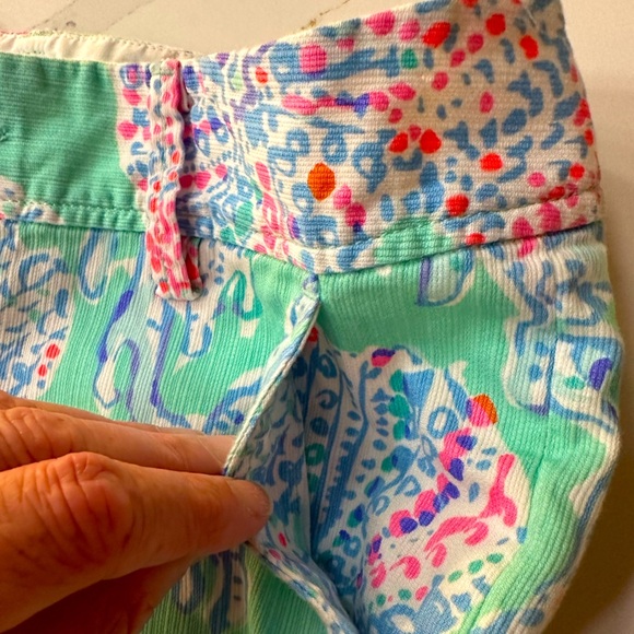 Lilly Pulitzer Callahan 5” Shorts Fansea Blue Pink Mint Coral Print Size 2 - Picture 4 of 9